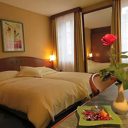 Du Port Hotel